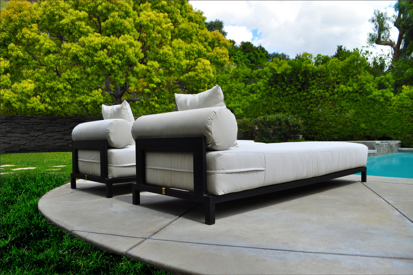 Volantes Outdoor White Chaise Loungers (Set of 4)