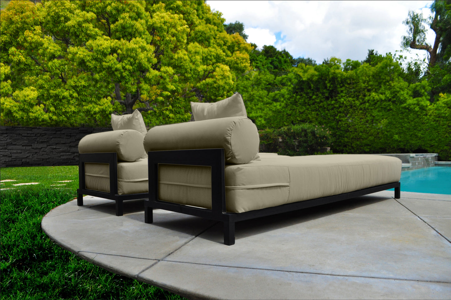 Volantes Outdoor Beige Chaise Lounger