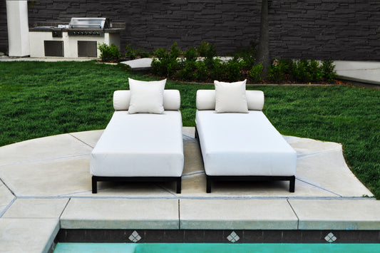 Volantes Outdoor White Chaise Loungers (Set of 2)