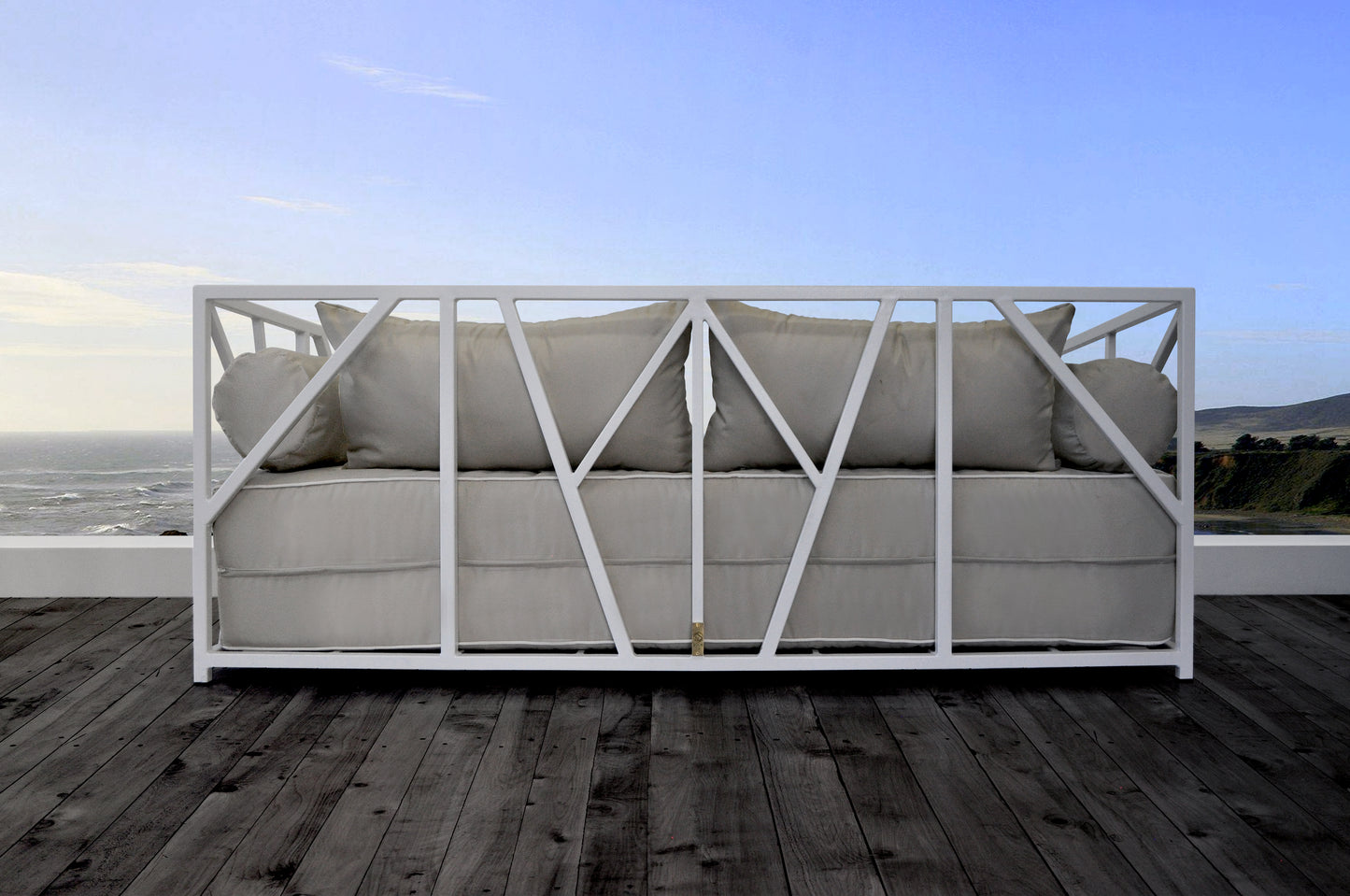 Nidum White Daybed with Beige Cushions