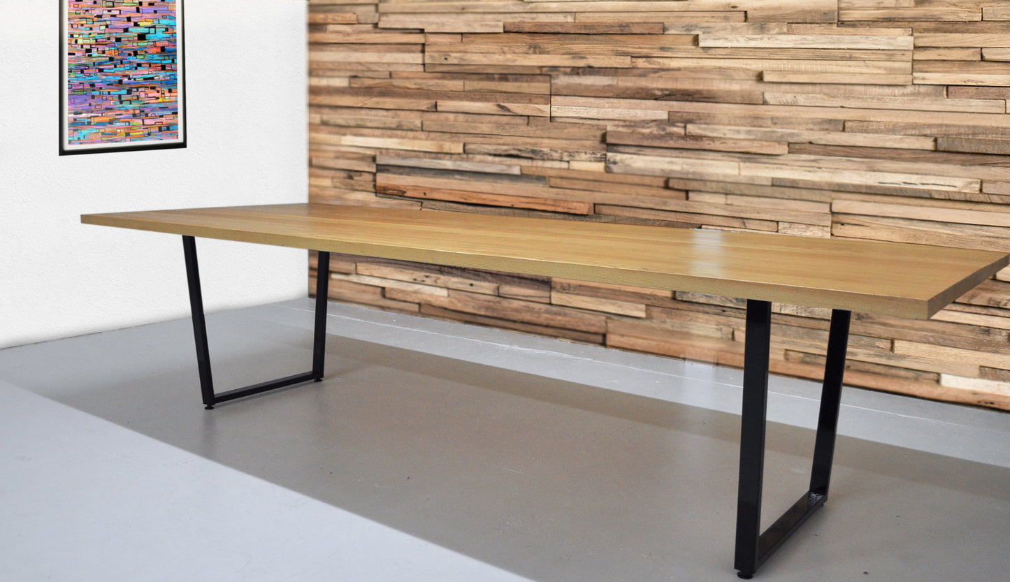 Solidum Dining Table