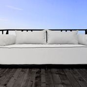 Nidum Black Daybed with White Cushions